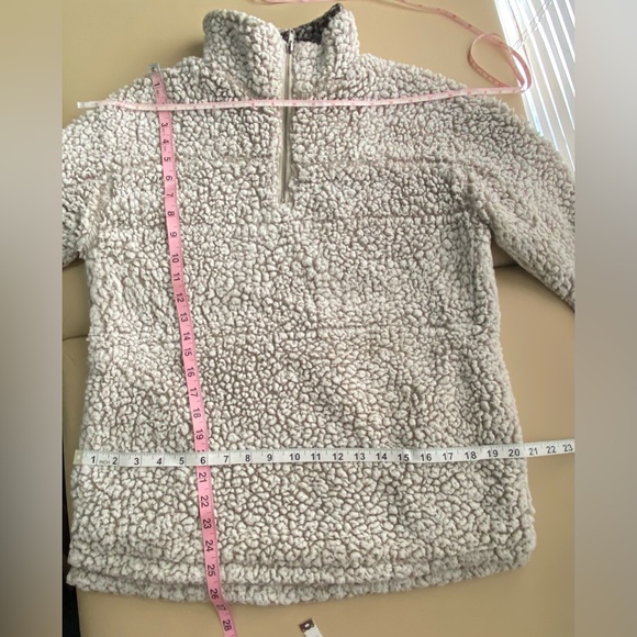 Thread+Supply fuzzy pullover - Picture 4 of 9